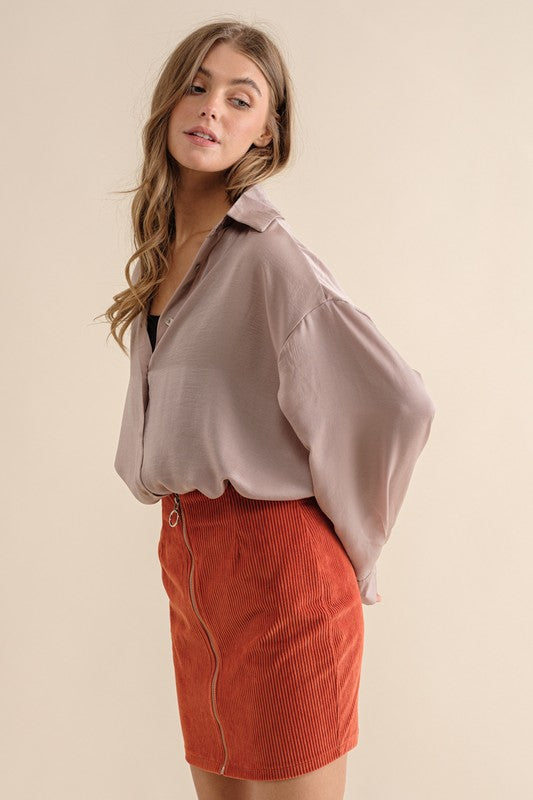 LIGHT SATIN BUTTON DOWN SHIRT